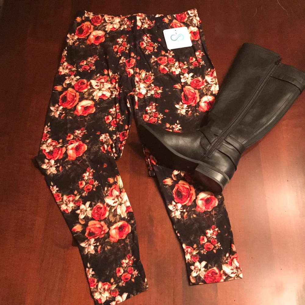 Buttery Soft Leggings NWT!!